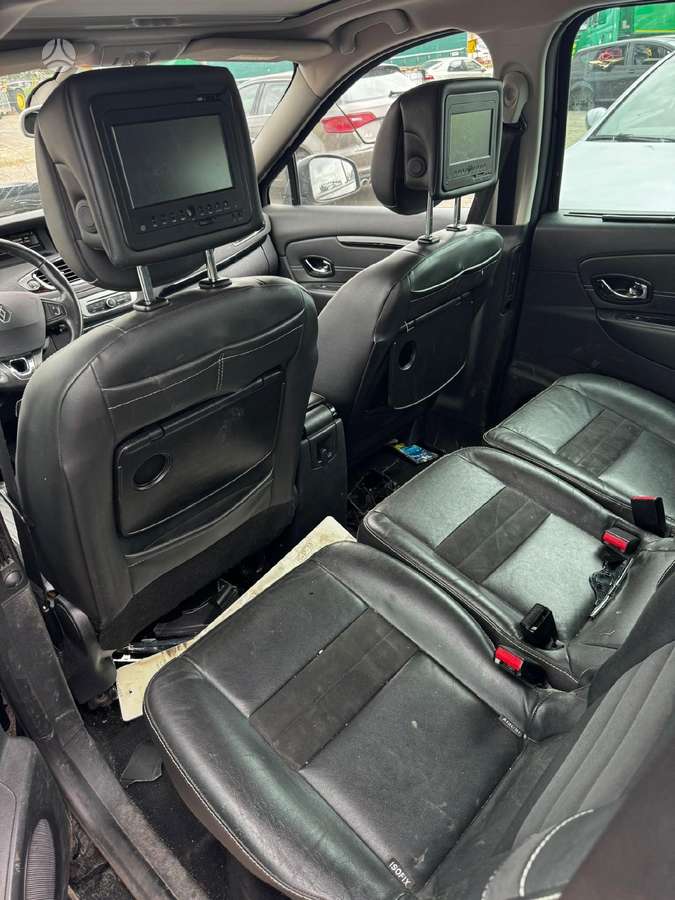 Renault Grand Scenic for parts