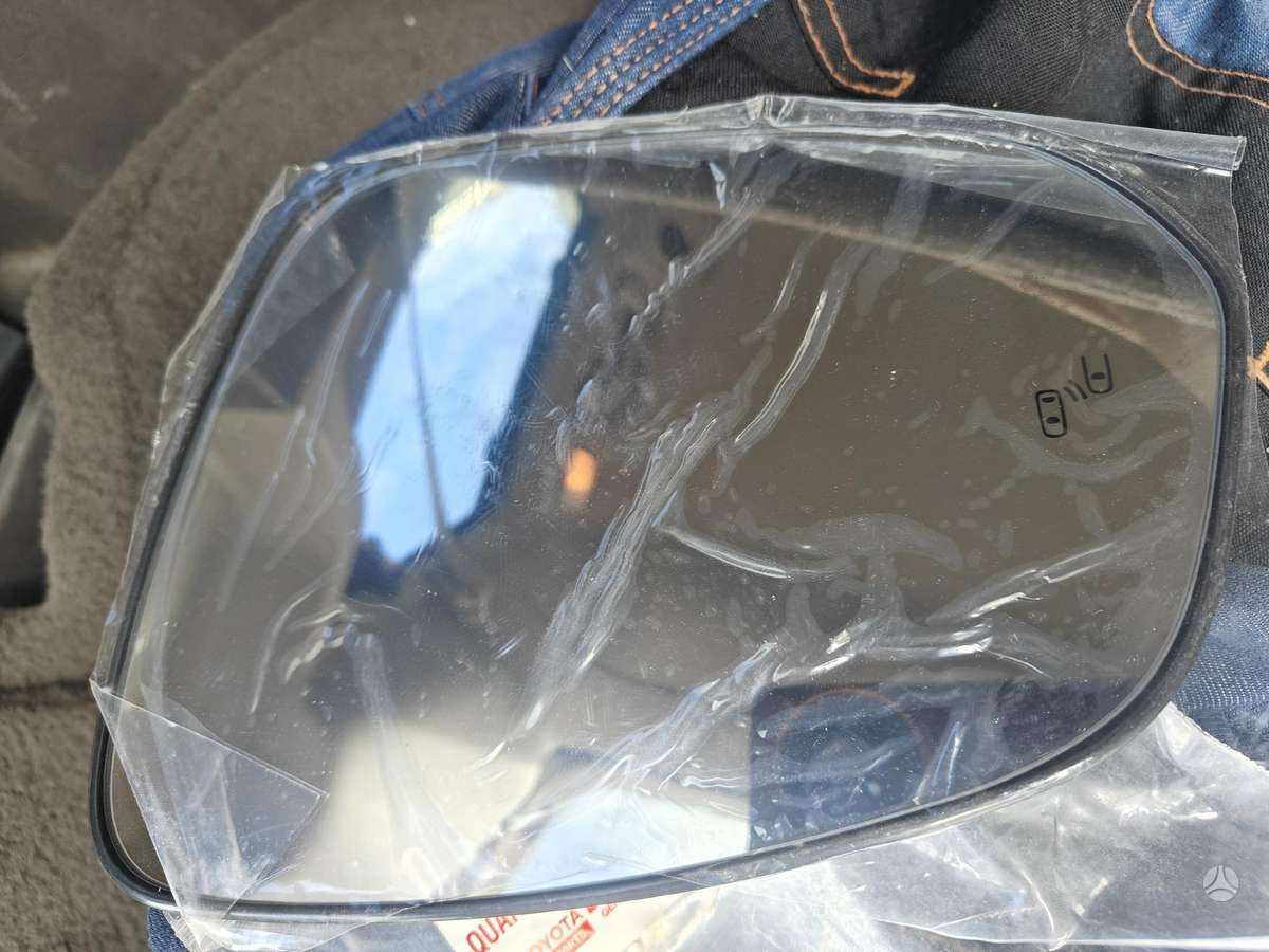 Toyota Sienna kėbulo dalys