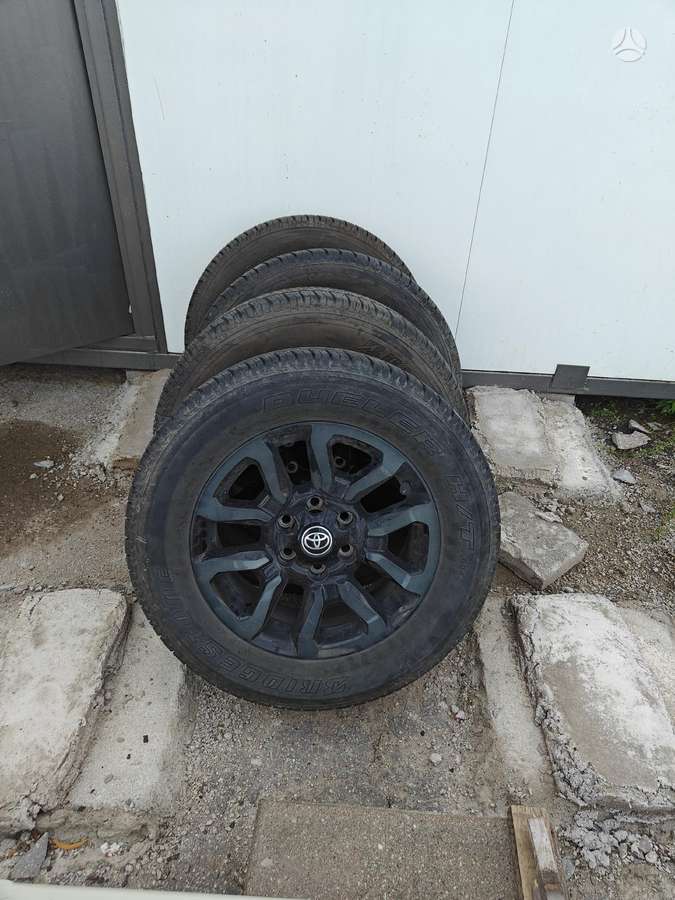 Toyota Hilux Ratų komplektai