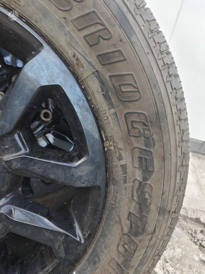 Toyota Hilux Ratų komplektai