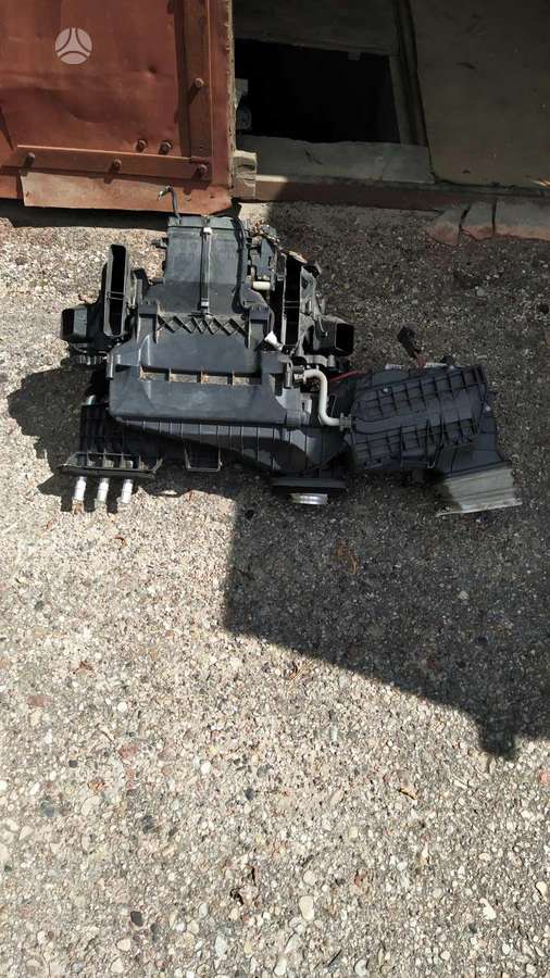 Jeep Cherokee kėbulo dalys
