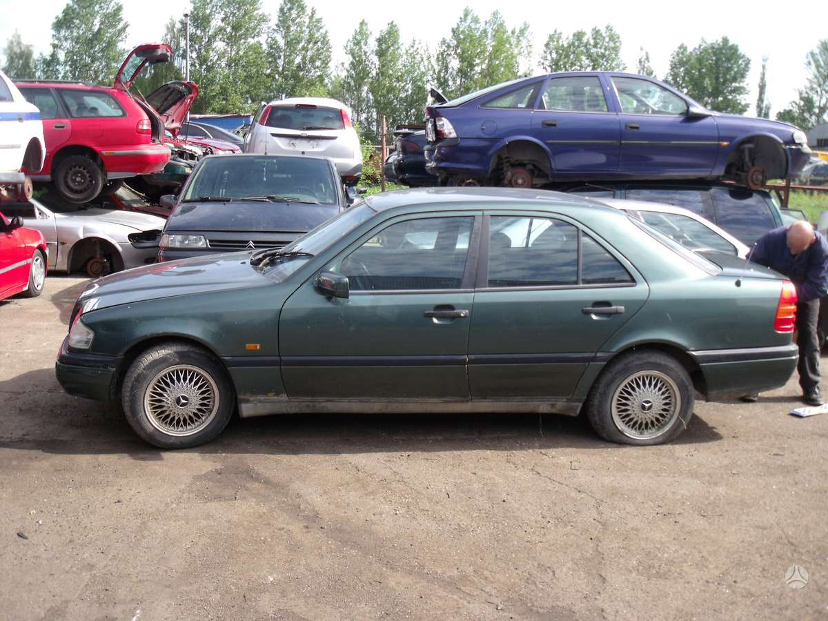 Mercedes-Benz C250 Dalimis