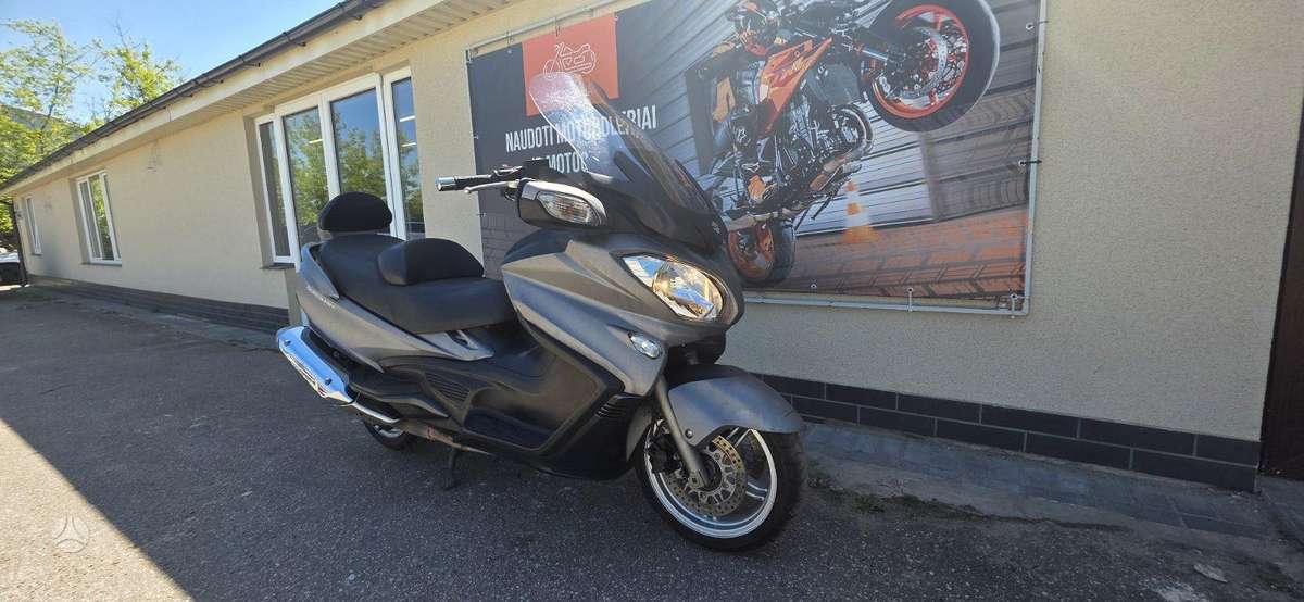 Suzuki Burgman 650cc, scooters / mopeds