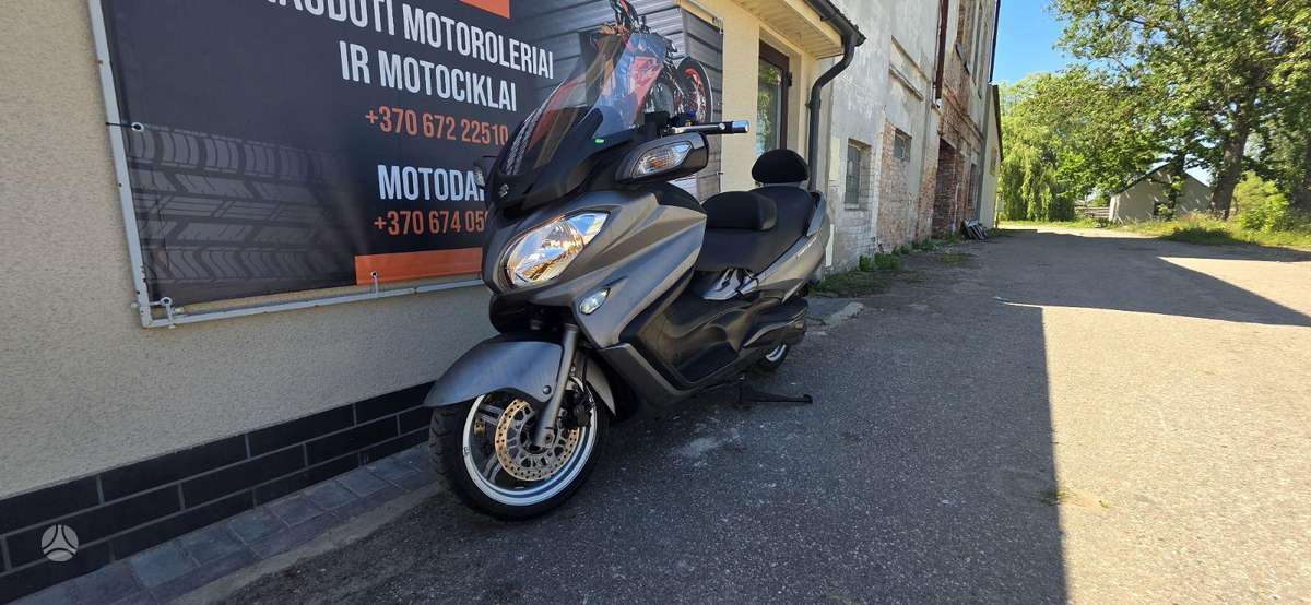 Suzuki Burgman 650cc, scooters / mopeds