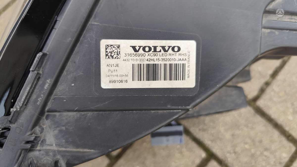 Volvo XC90 žibintai