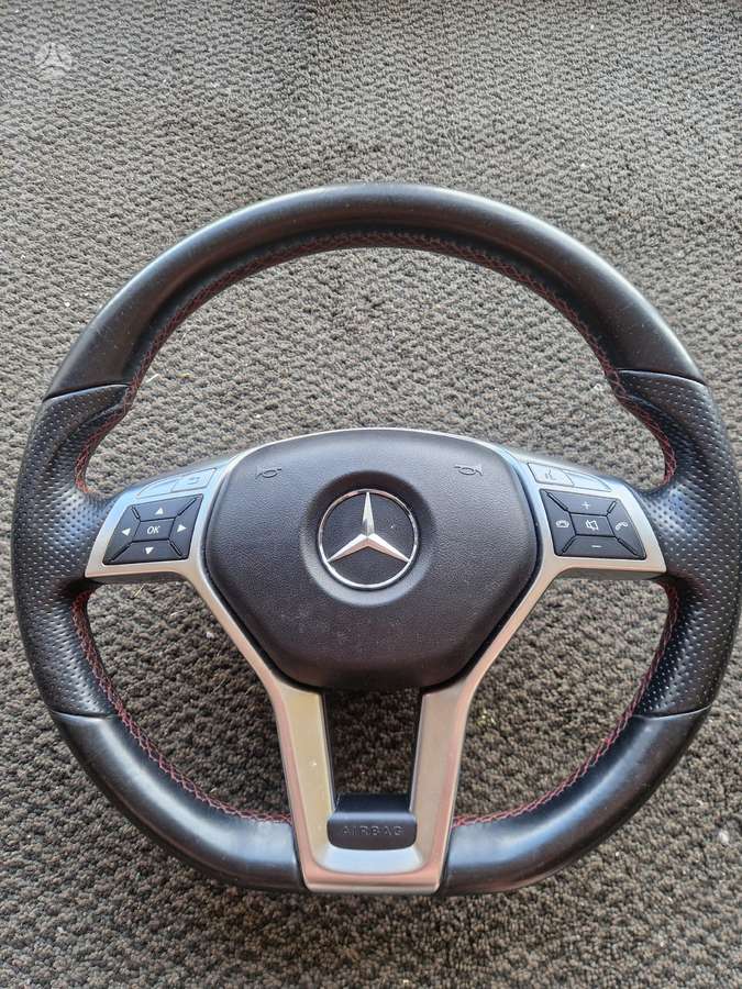 Mercedes-Benz CLA180 рули