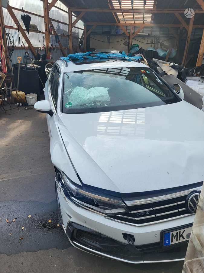 Volkswagen Passat for parts