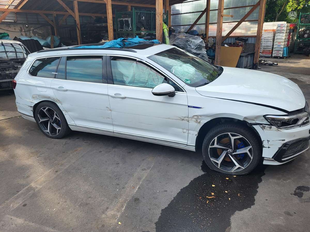 Volkswagen Passat for parts