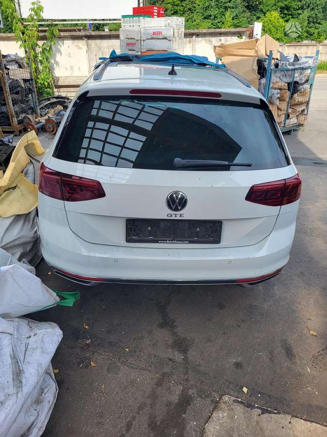 Volkswagen Passat for parts