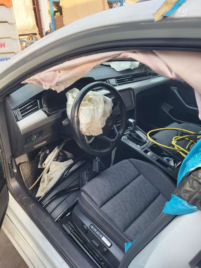 Volkswagen Passat for parts