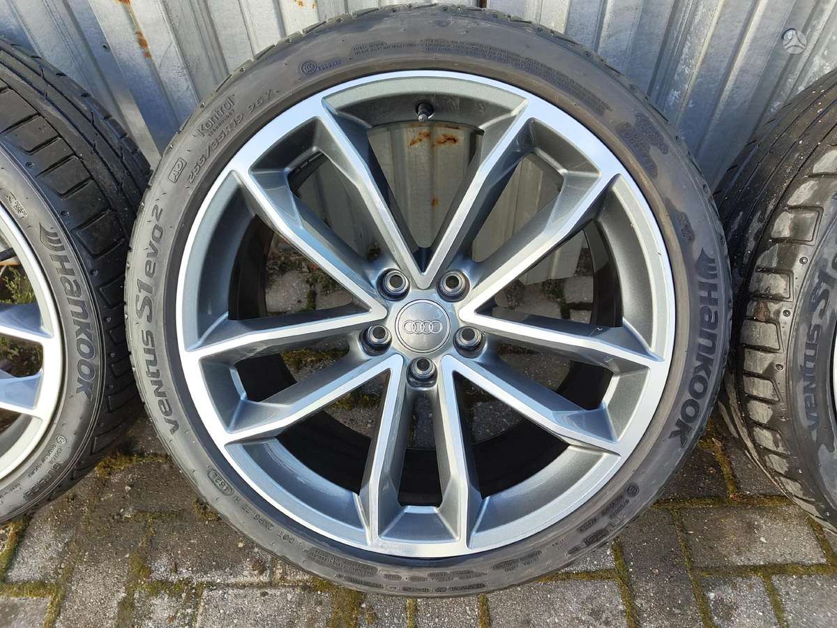 Audi S5, light alloy, R19