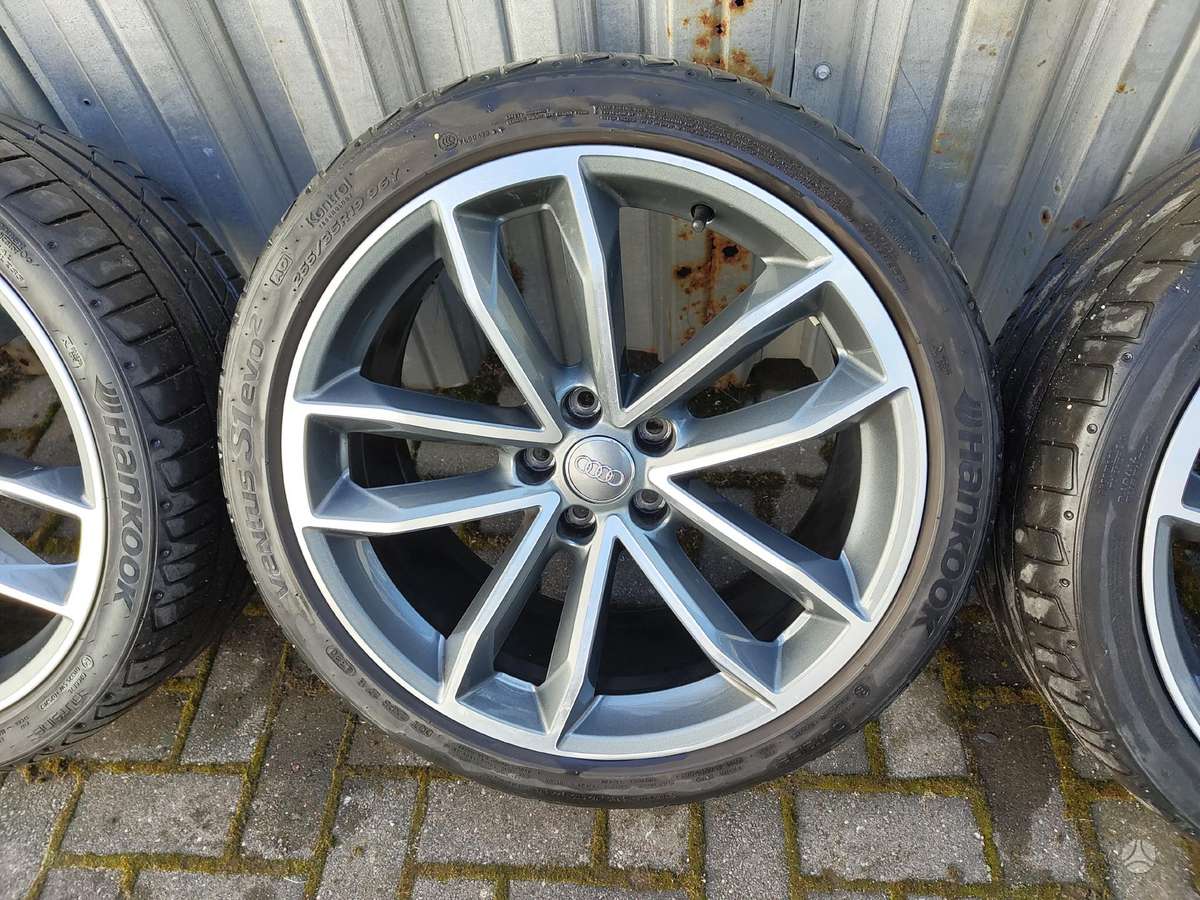 Audi S5, light alloy, R19
