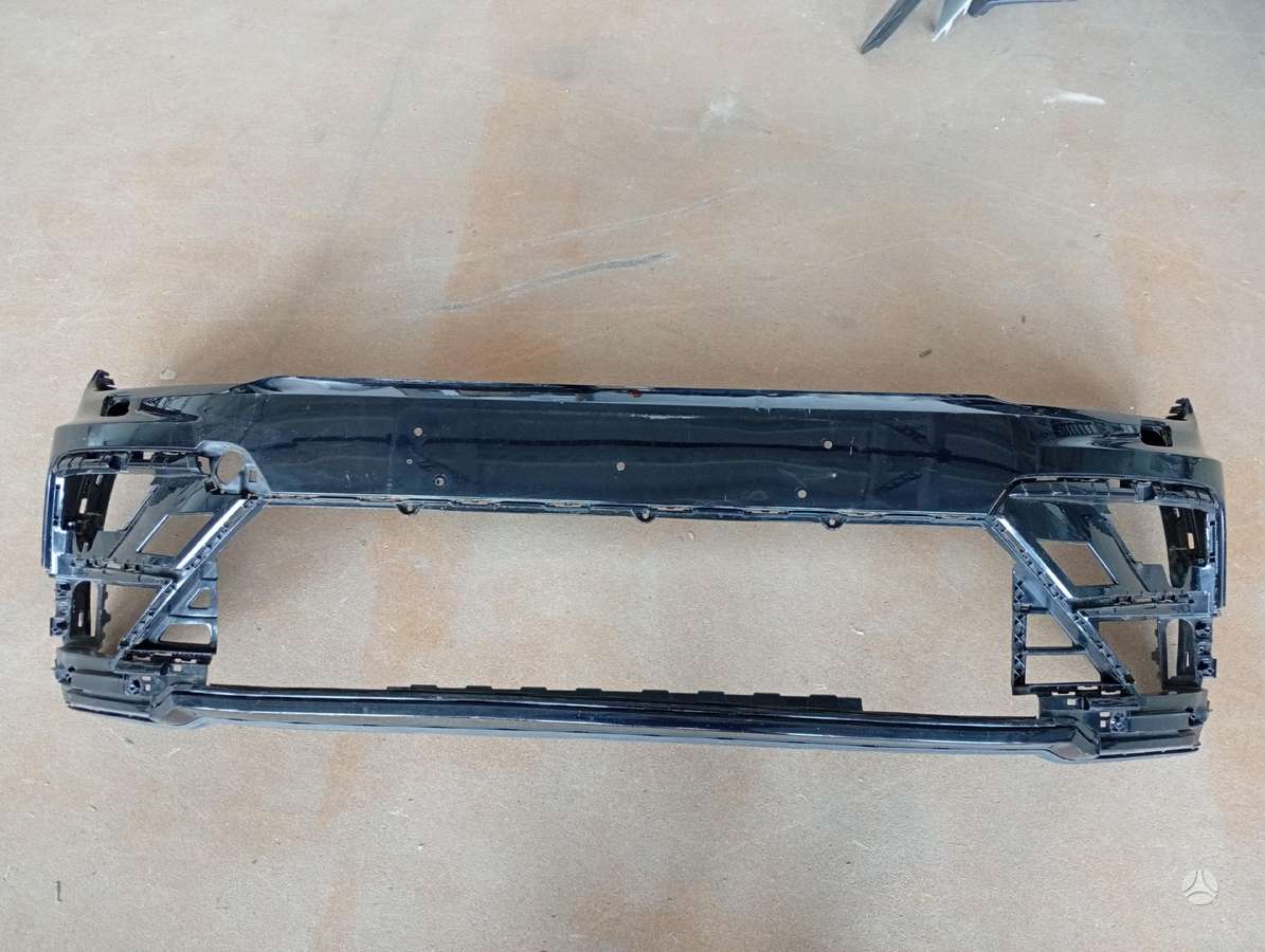Volkswagen Tiguan bumpers, lights