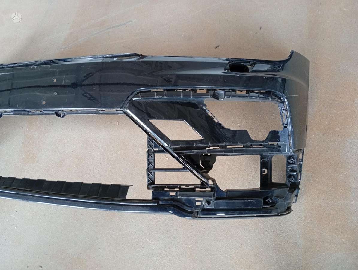 Volkswagen Tiguan bumpers, lights