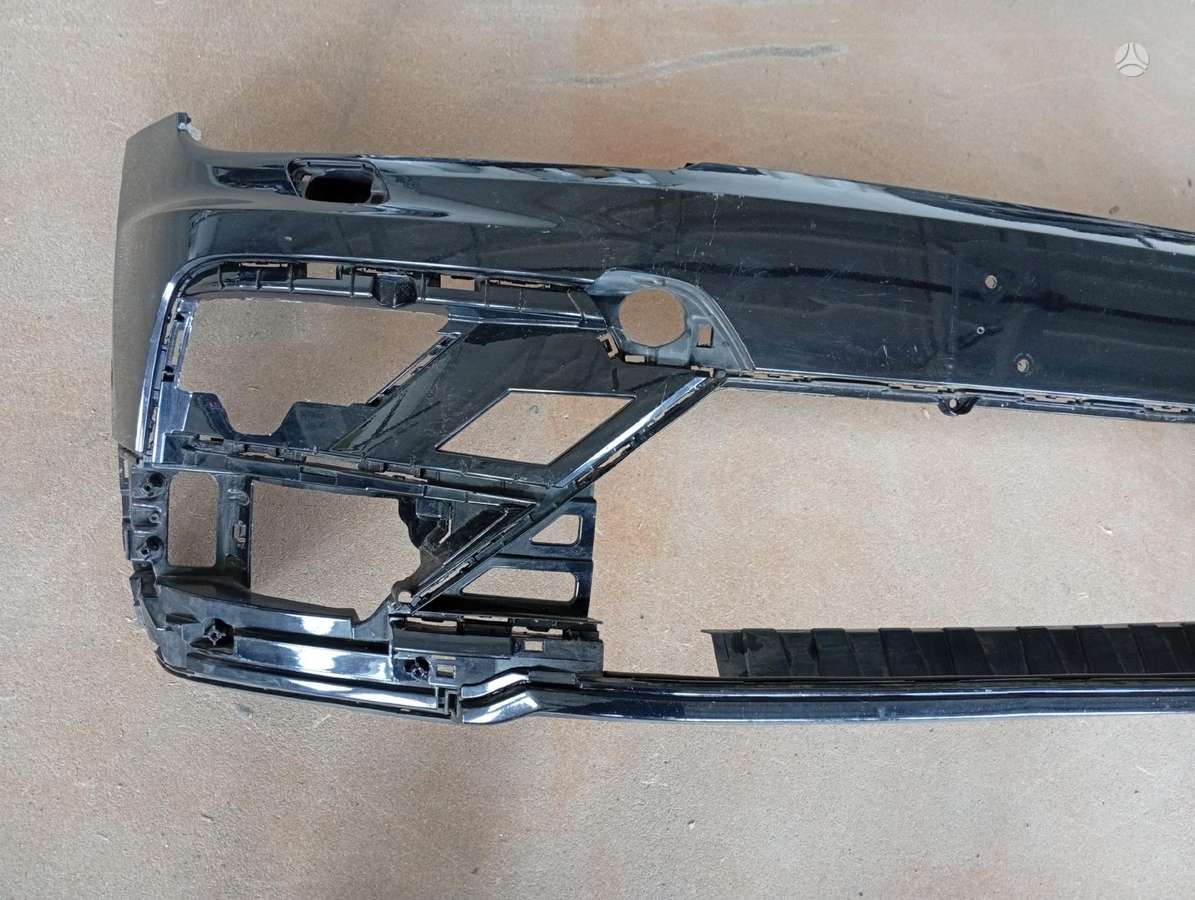 Volkswagen Tiguan bumpers, lights
