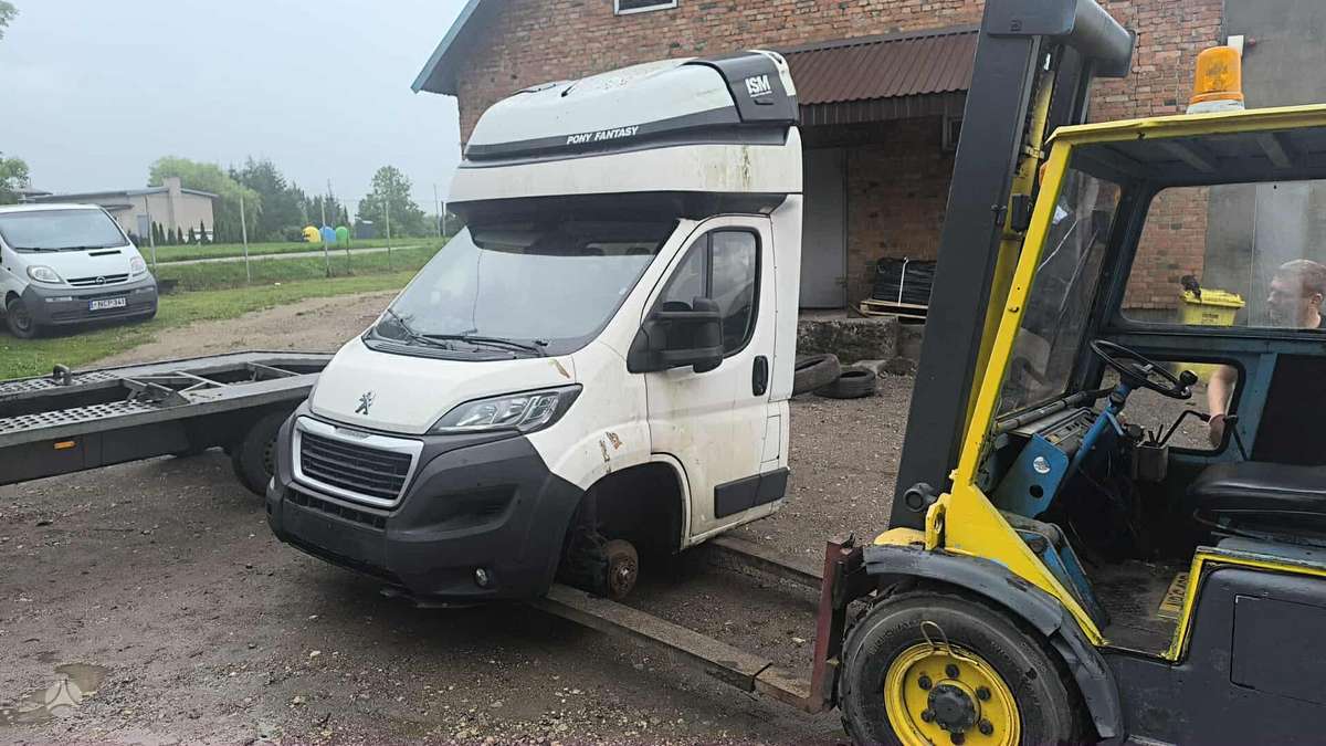 Peugeot Boxer по частям