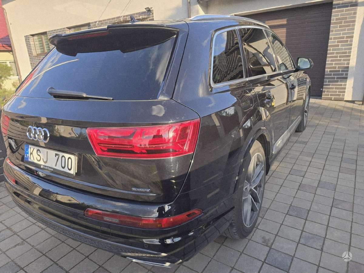 Audi Q7, 3.0 l., off-road / crossover