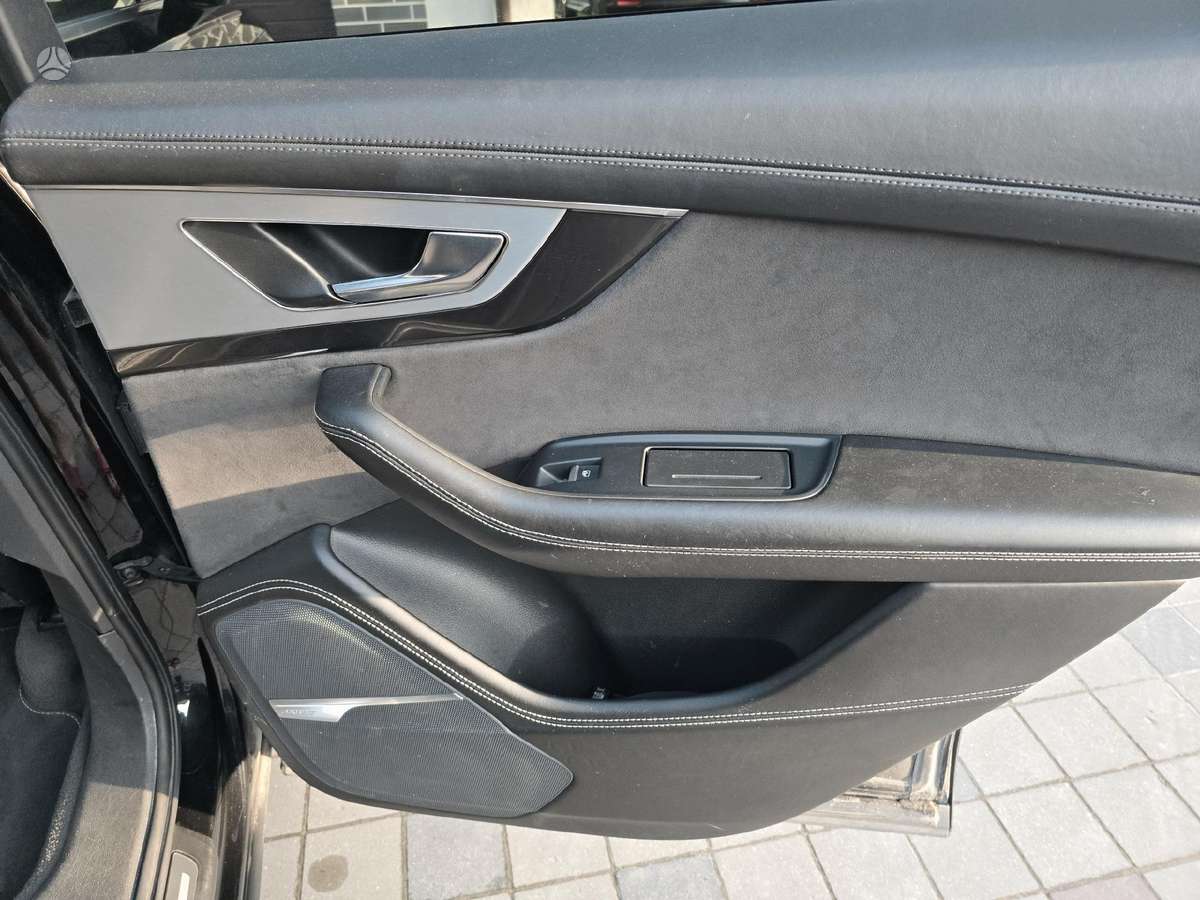 Audi Q7, 3.0 l., off-road / crossover