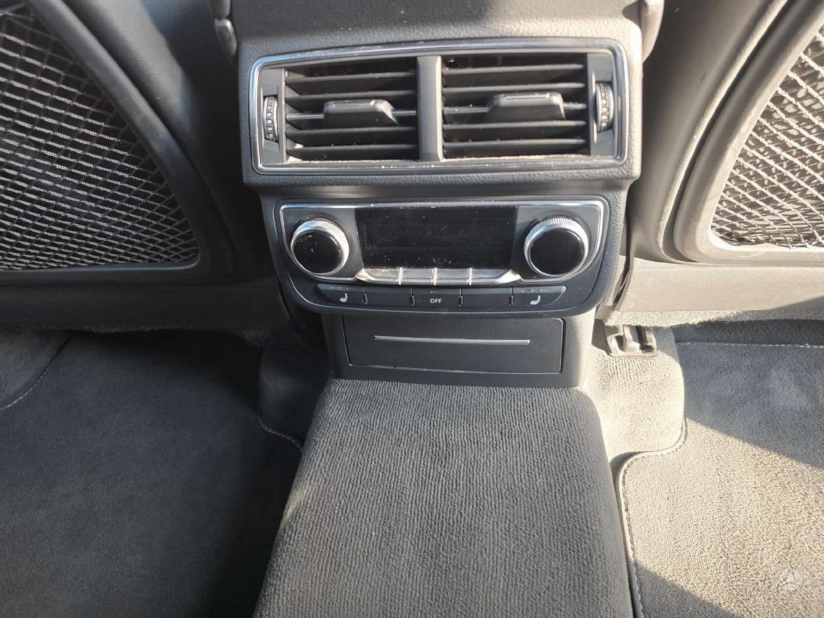 Audi Q7, 3.0 l., off-road / crossover