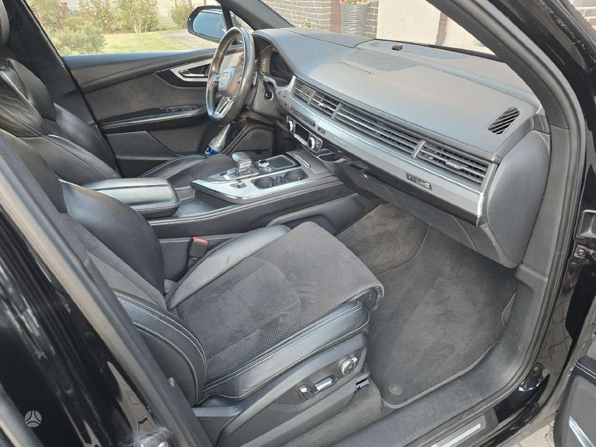 Audi Q7, 3.0 l., off-road / crossover