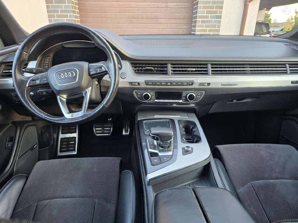 Audi Q7, 3.0 l., off-road / crossover