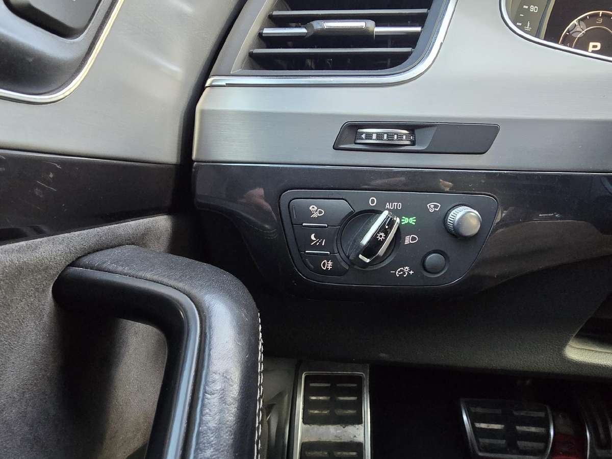 Audi Q7, 3.0 l., off-road / crossover