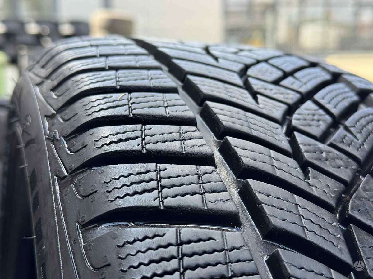 Goodyear ULTRAGRIP PERF., žieminės 215/40 R18