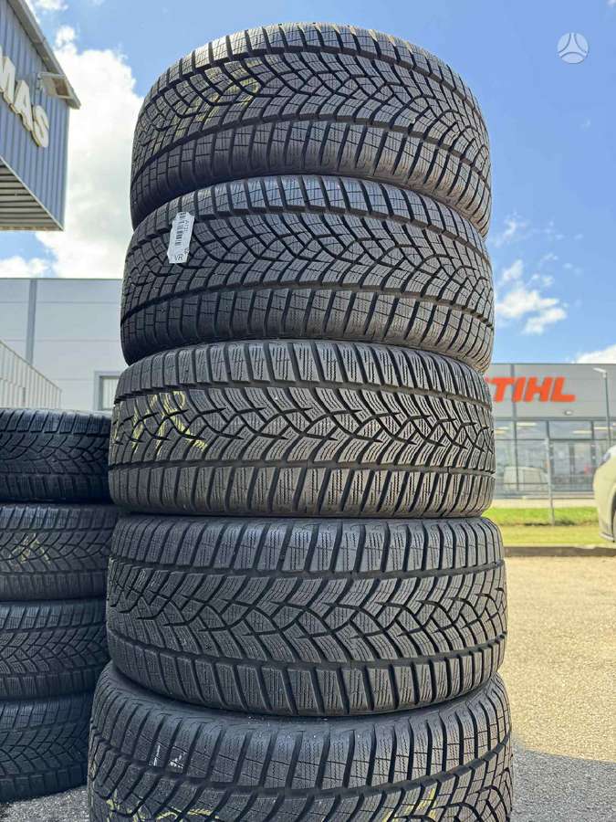 Goodyear ULTRAGRIP PERF., зимние 215/40 R18