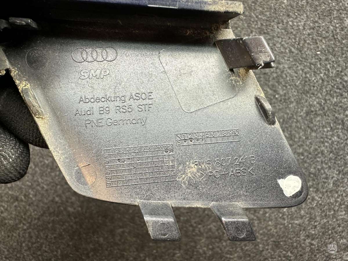 Audi RS 5 apdailos detalės