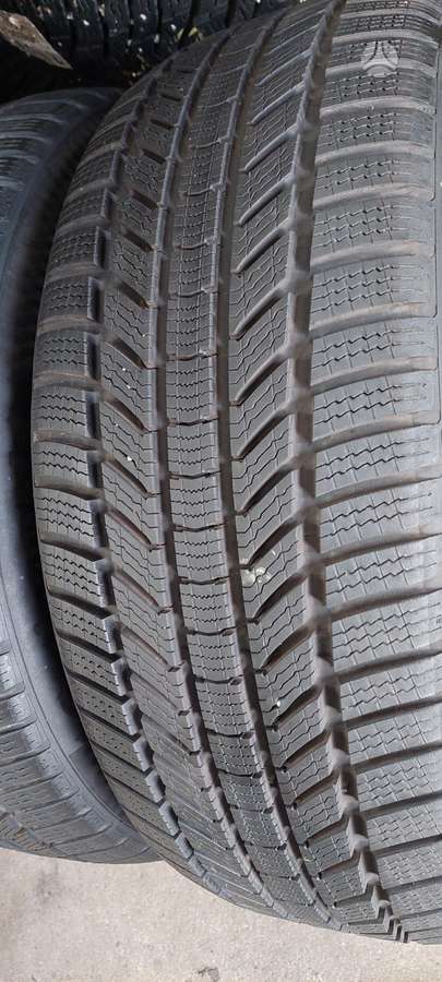 Continental, зимние 235/45 R20