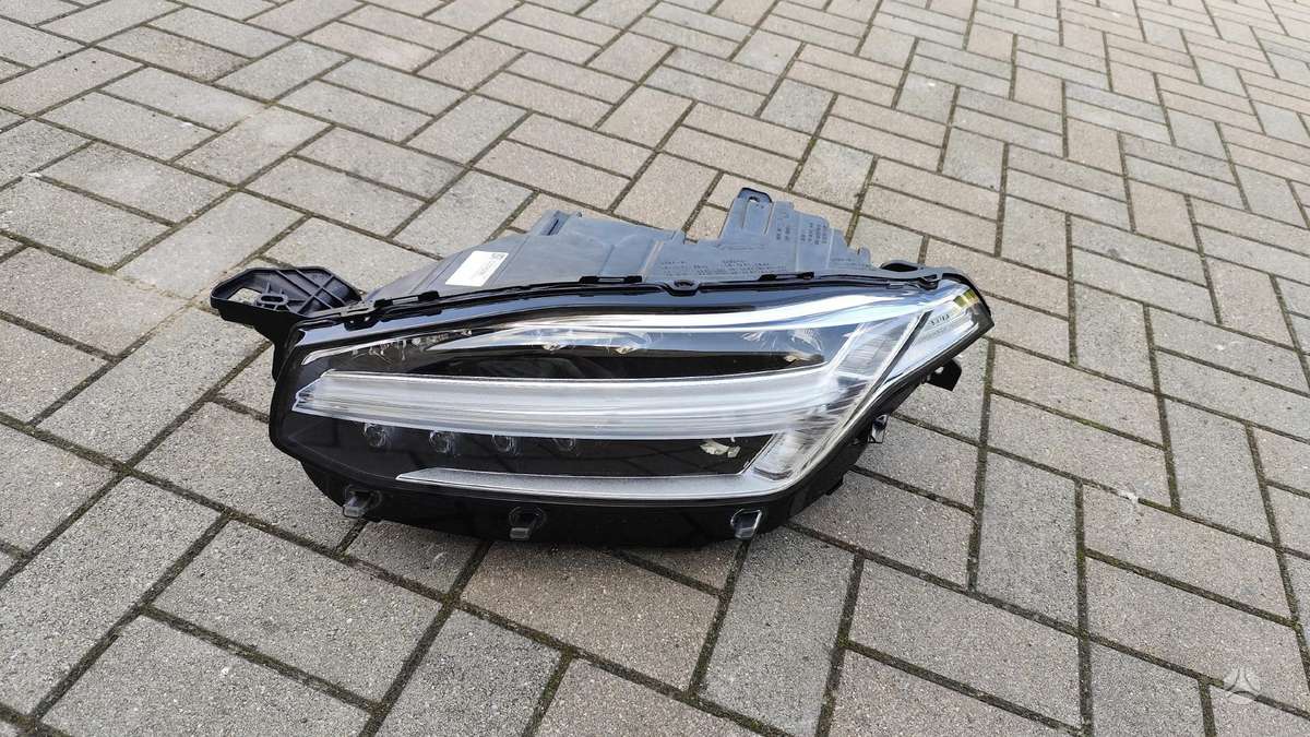 Volvo XC90 lights
