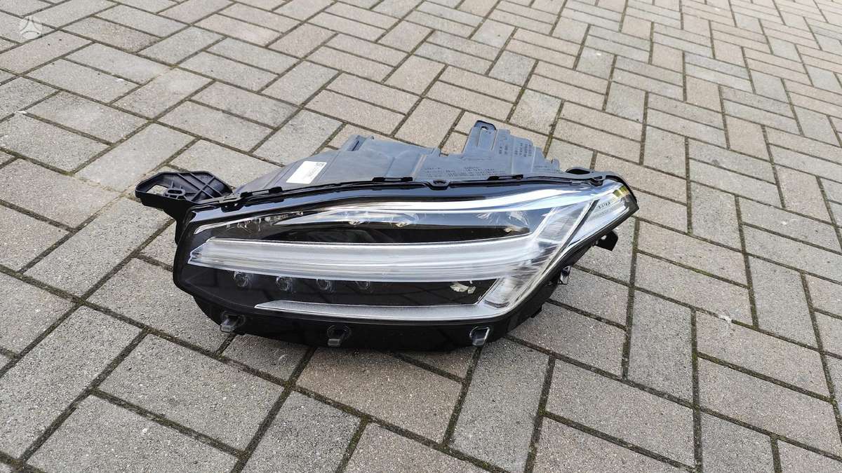 Volvo XC90 žibintai