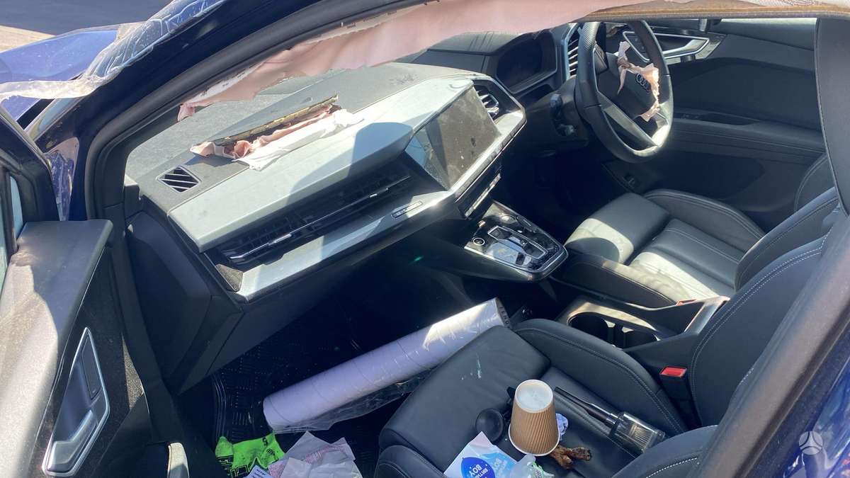 Audi Q4 e-tron dalimis
