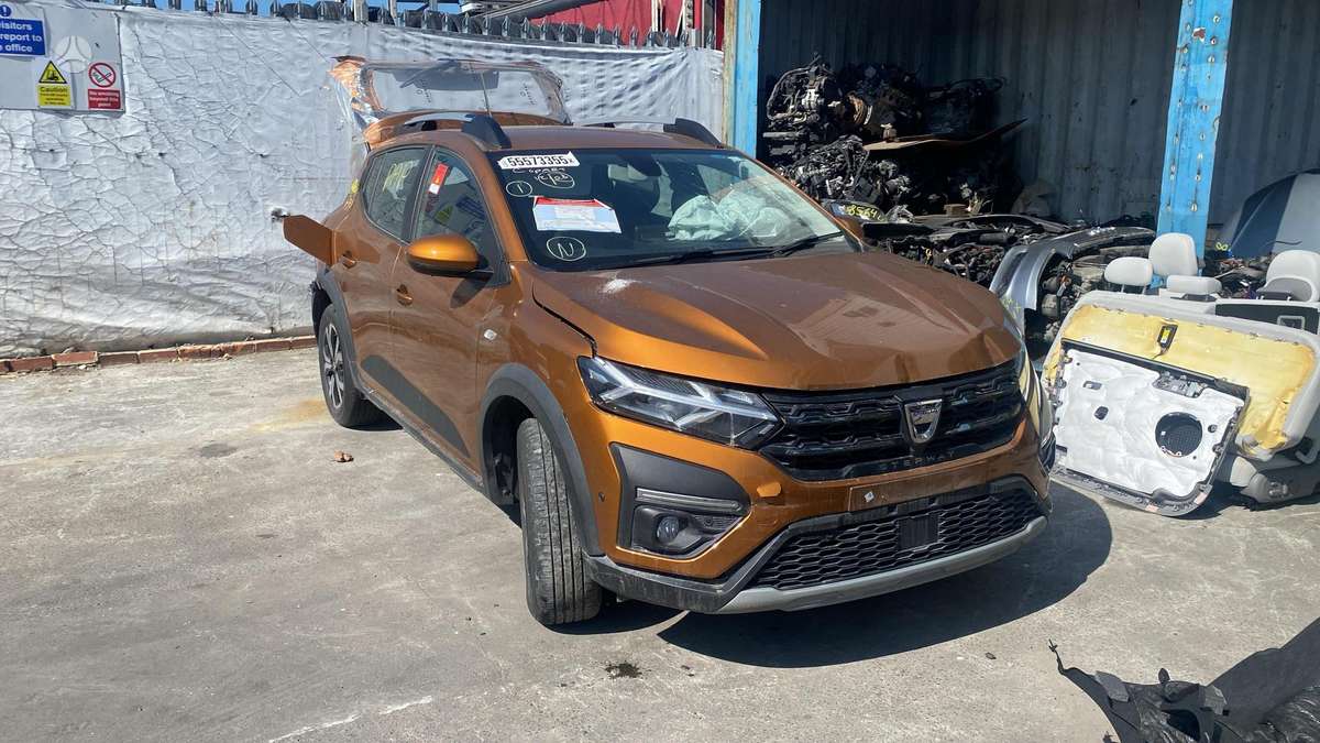 Dacia Sandero rezerves daļās