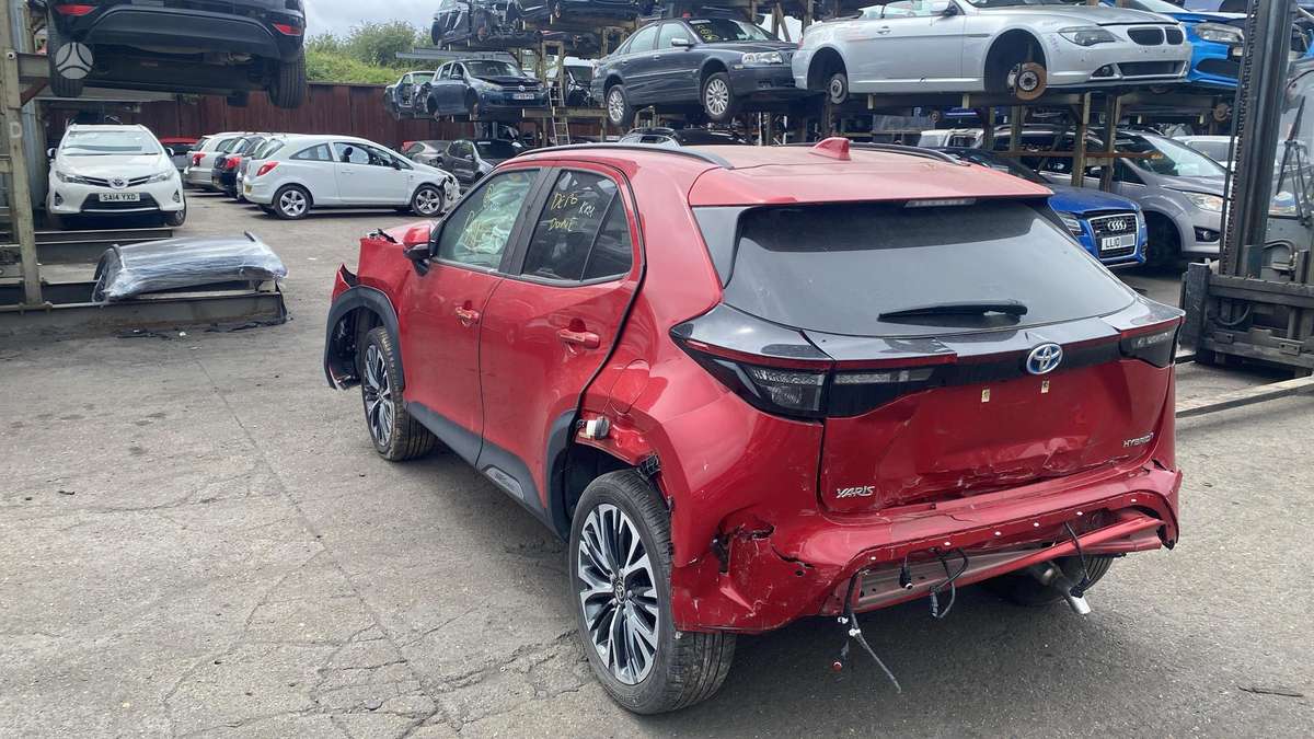 Toyota Yaris Cross dalimis