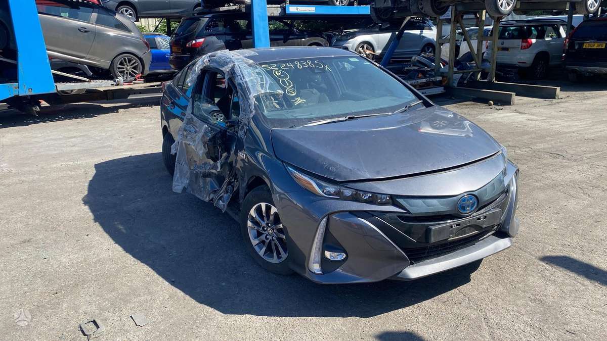 Toyota Prius по частям