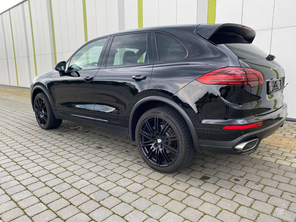 Porsche Cayenne - 5