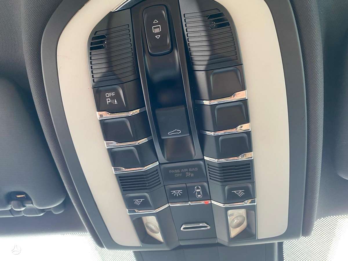 Porsche Cayenne, 3.0 l., Внедорожник / Кроссовер