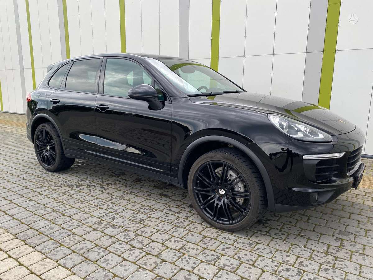 Porsche Cayenne - 1