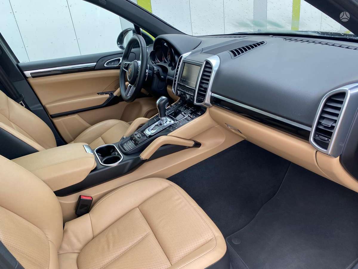 Porsche Cayenne, 3.0 l., Внедорожник / Кроссовер