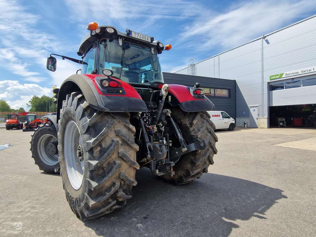 Massey Ferguson 8737, traktoriai