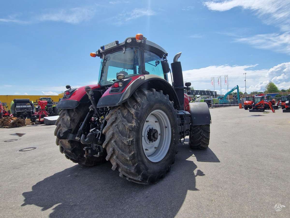Massey Ferguson 8737, traktoriai