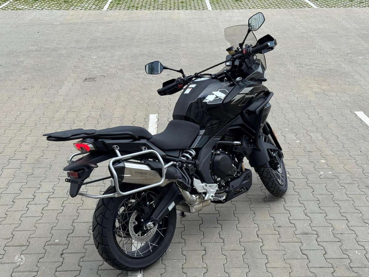 CFMOTO 700MT 693cc, touring / sport touring