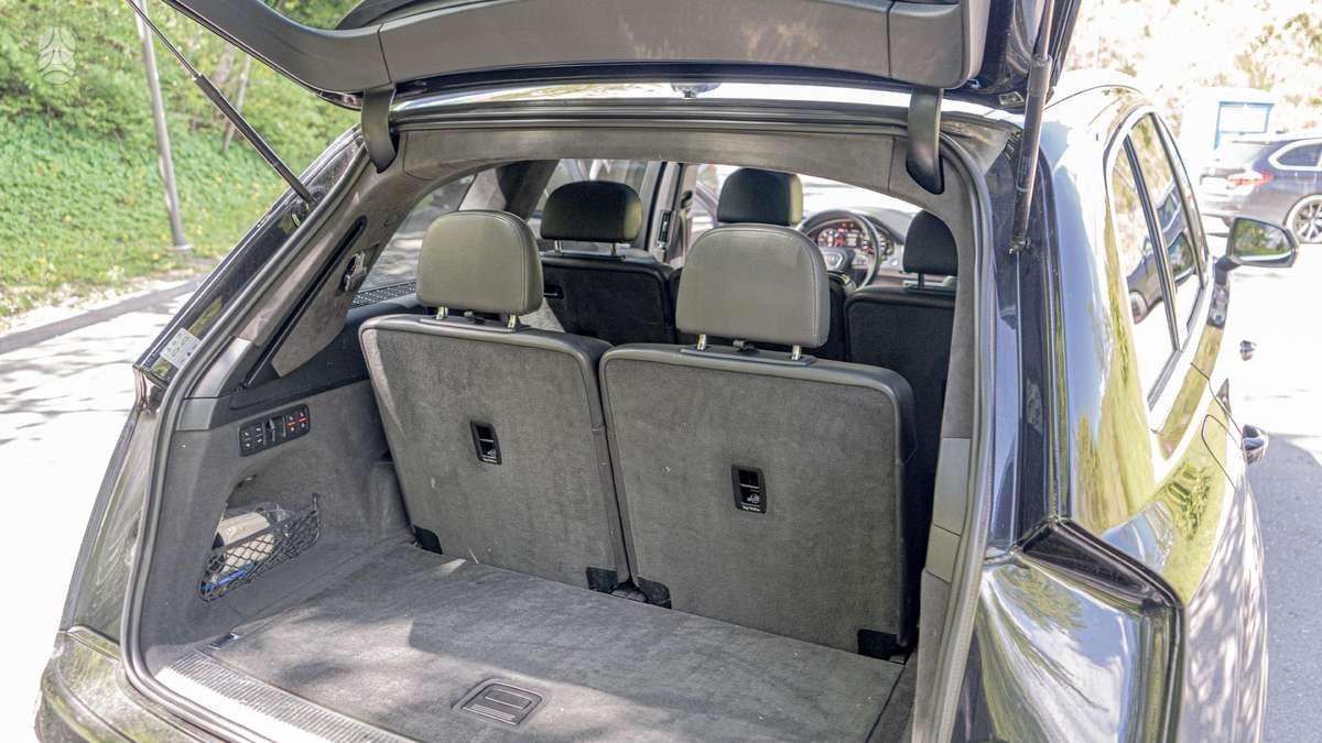 Audi Q7, off-road / crossover