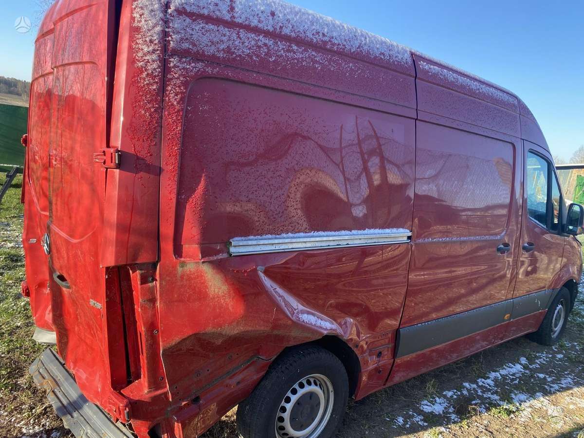 Mercedes-Benz Sprinter, preču