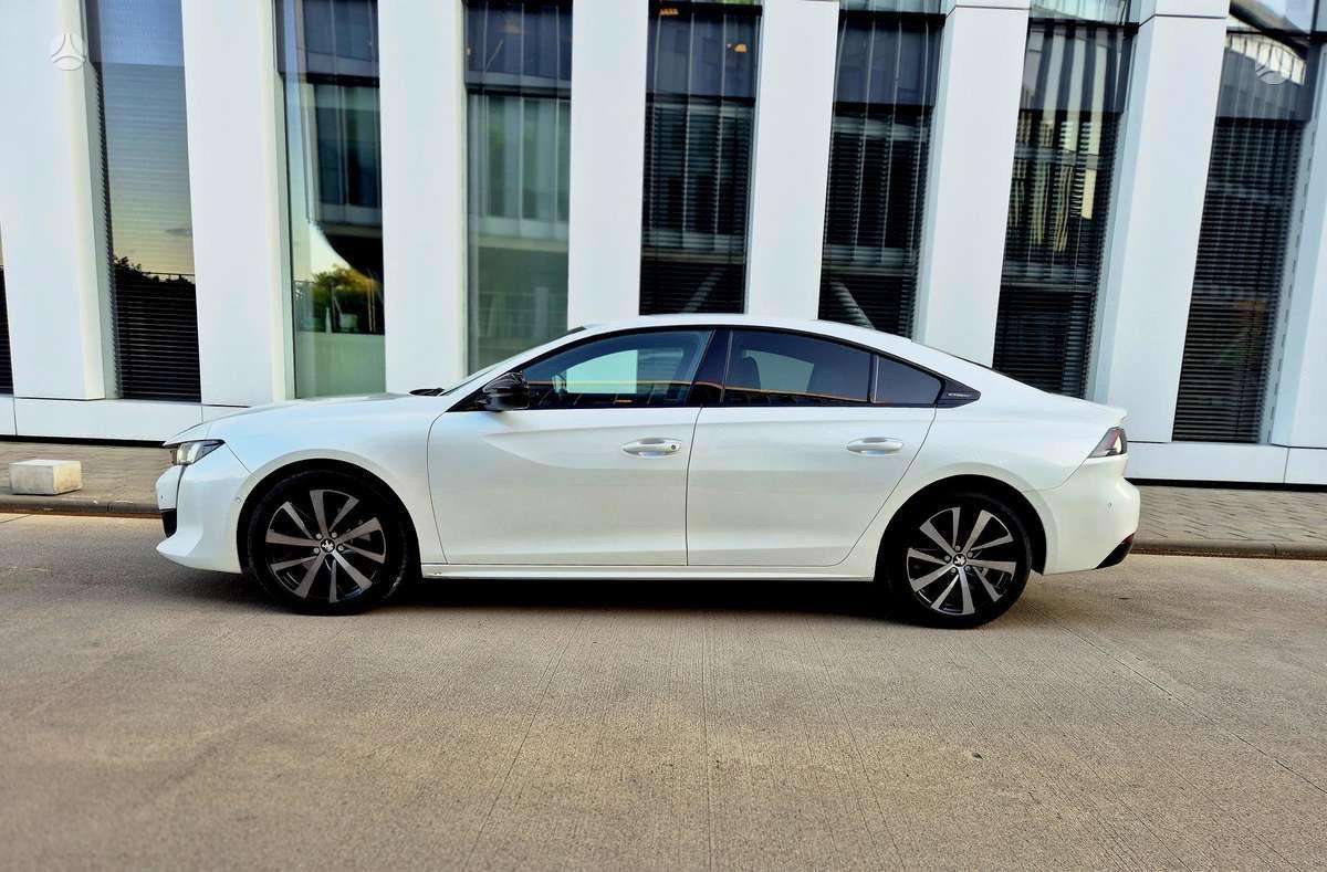Peugeot 508, sedans