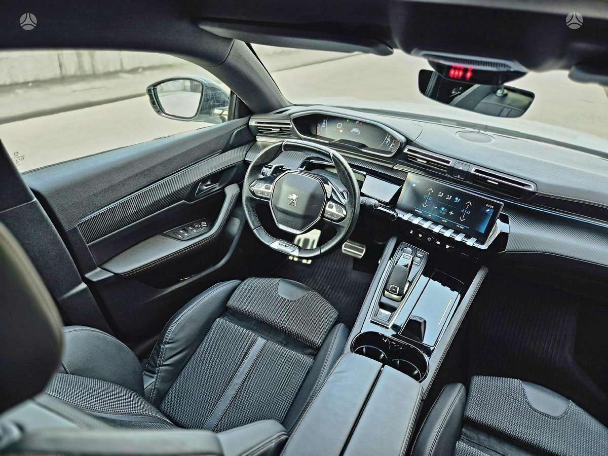 Peugeot 508, Седан