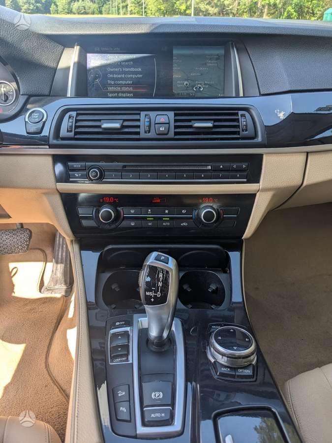 BMW 525, universalas