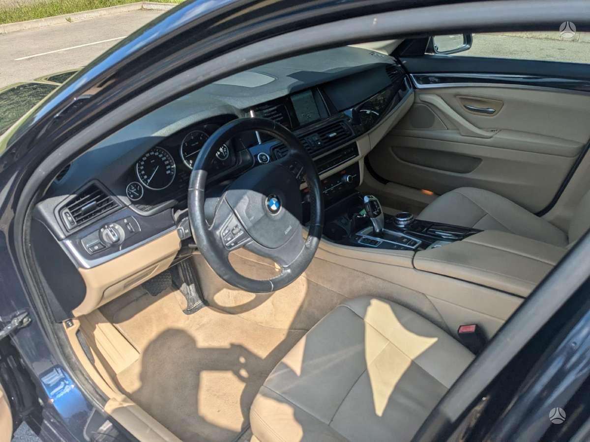 BMW 525, Седан