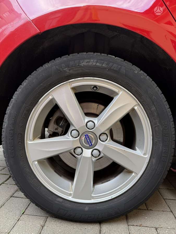 Volvo V40, 1.6 l., hatchback